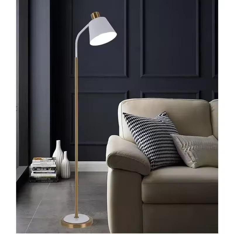 WhatsApp Image 2024-12-27 at 16.26.05 Lampadaire Rolly blanc – Image 1
